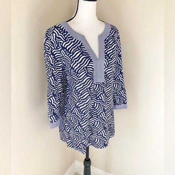 NWT Vineyard Vines Whale Tail Printed Top Size S - Picture 4 of 8